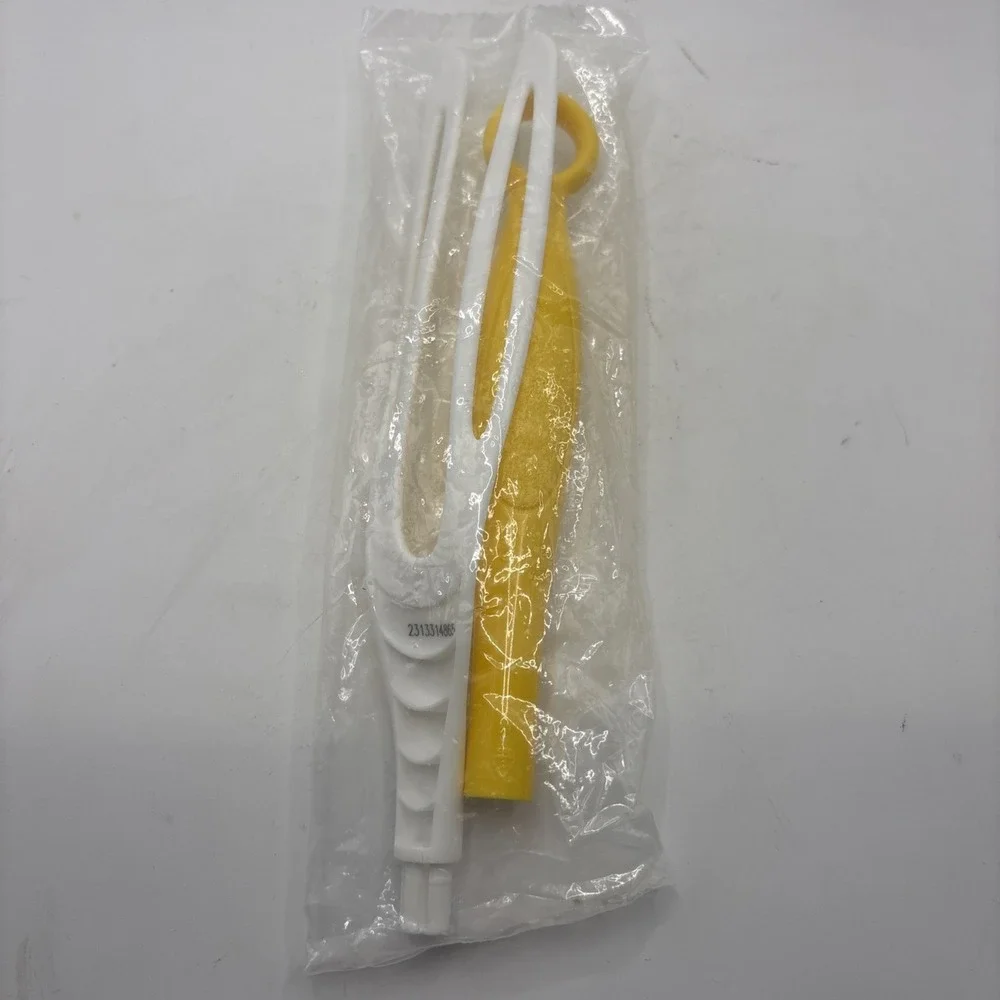 Swiffer Duster Replacement Handle New in Package Yellow and White HANDLE ONLY